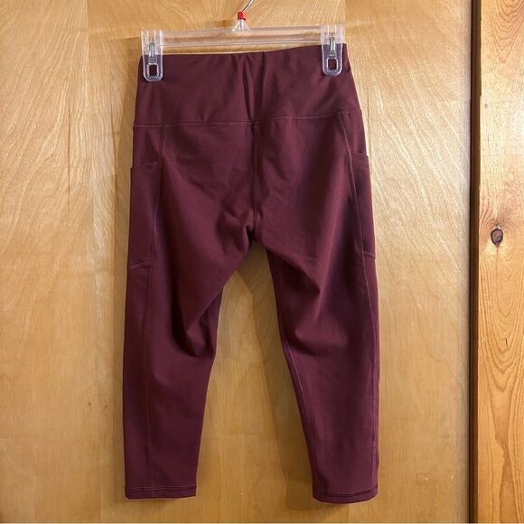 FENGBAY Women’s Maroon Leggings with Side Pockets, Size Small - Picture 2 of 5